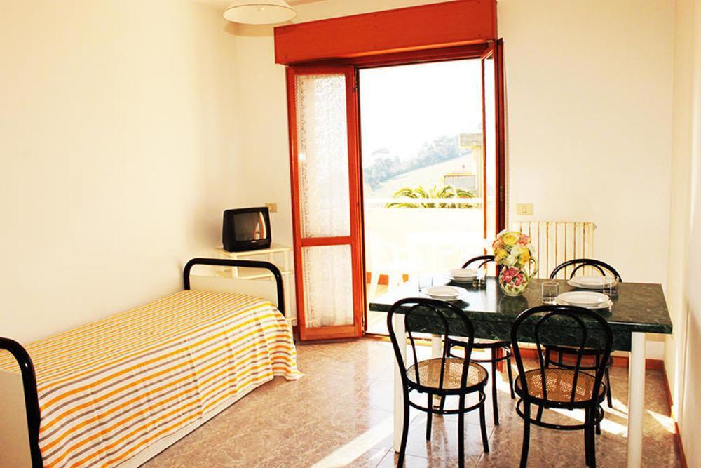 Azzurro Aparthotel Massignano