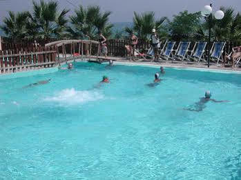 Azzurro Aparthotel